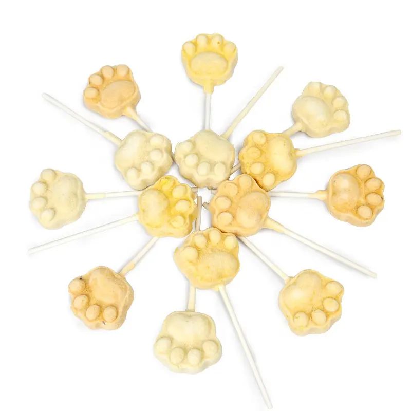 Freeze-dried cat claw lollipops