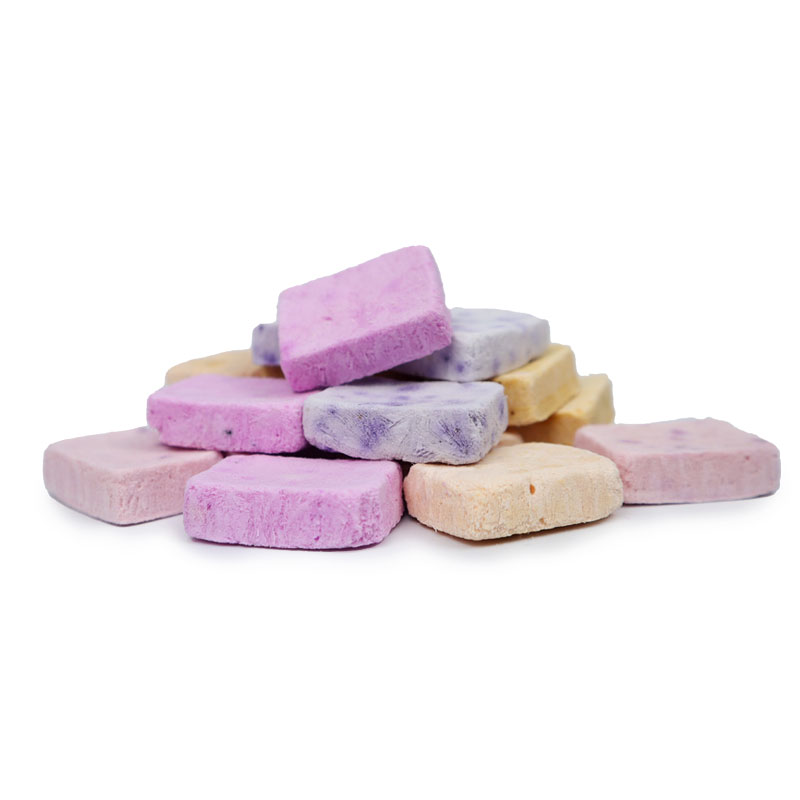 Freezedried yogurt cubes